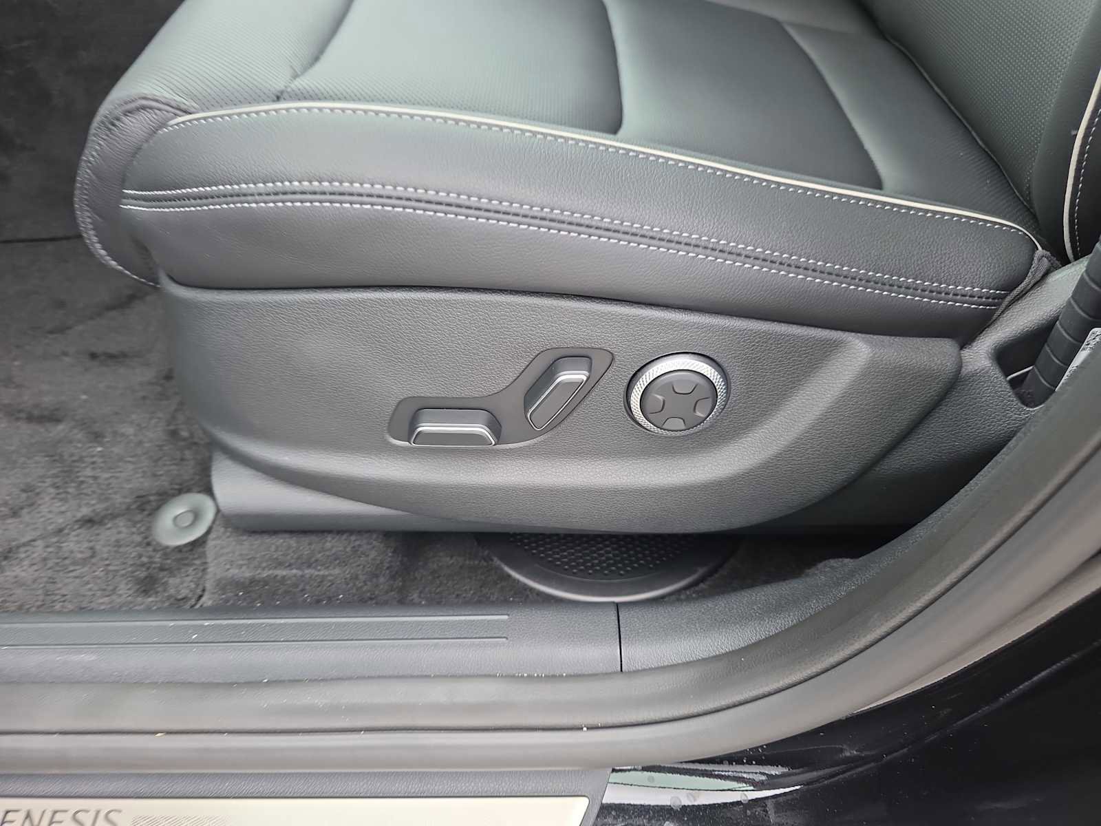 New 2026 Genesis GV70 2.5T Advanced image 10