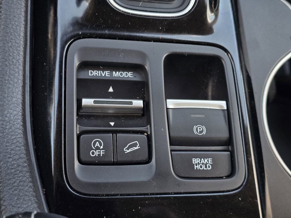 Certified 2025 Honda Pilot Touring image 22