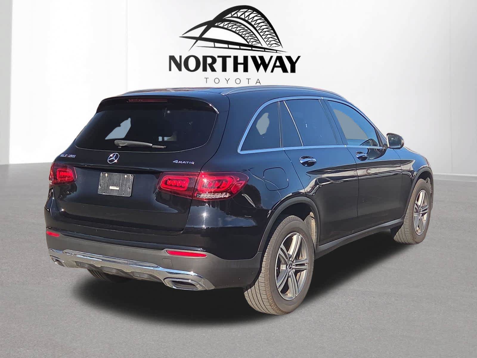 Used 2020 Mercedes-Benz GLC 300 4MATIC image 3