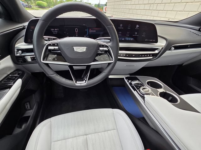 Used 2024 Cadillac Lyriq Luxury AWD/4WD image 30