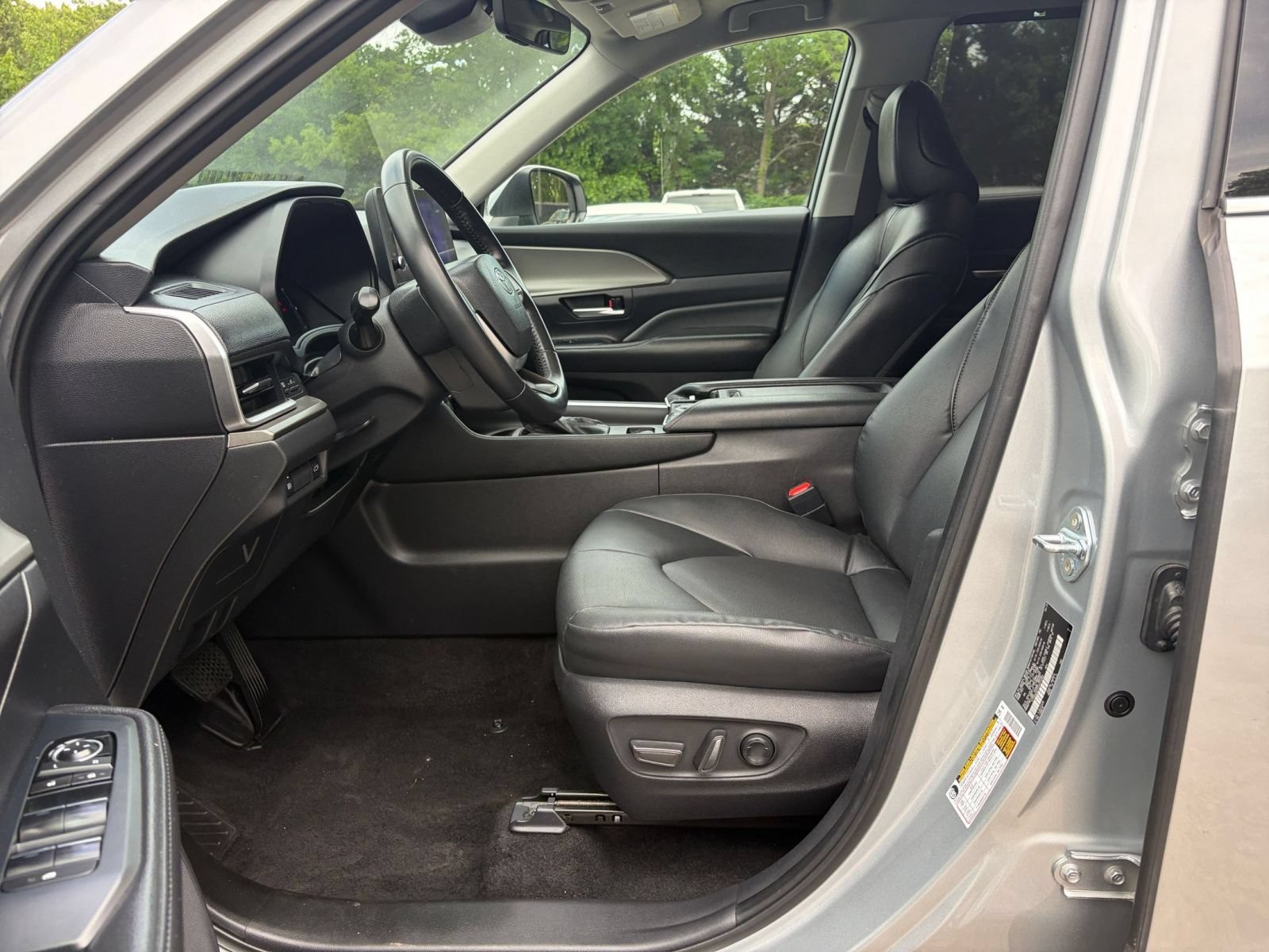 Used 2025 Toyota Grand Highlander FWD image 28