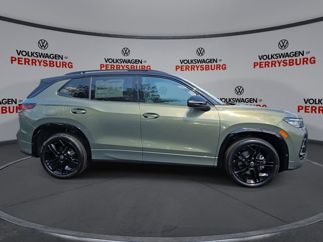 New 2026 Volkswagen Tiguan SE R-Line AWD/4WD image 2