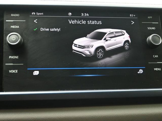 Used 2022 Volkswagen Taos SE w/ Panoramic Sunroof Package AWD/4WD image 21