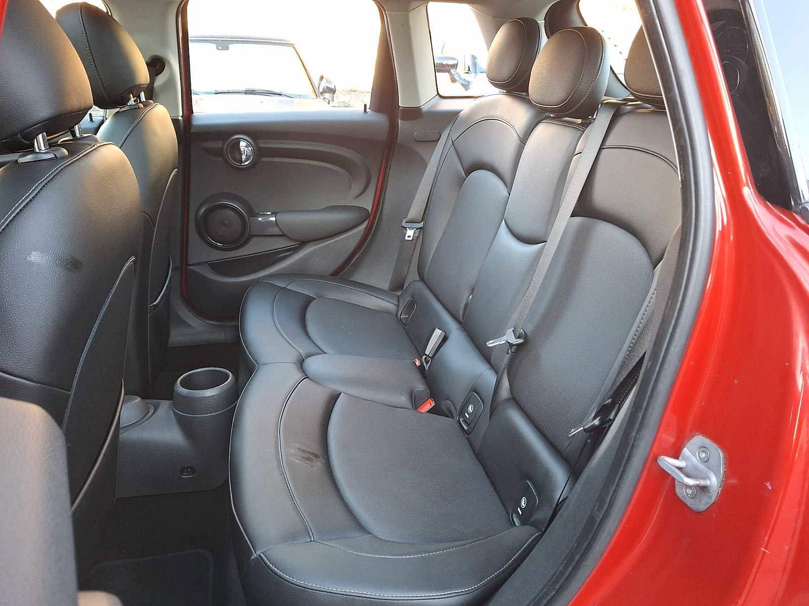 Used 2015 MINI Cooper 4-Door Hardtop image 10