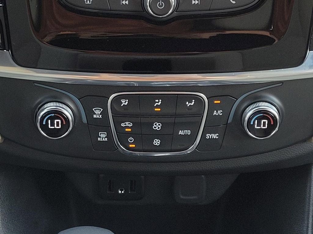 Used 2023 Chevrolet Traverse LS image 19