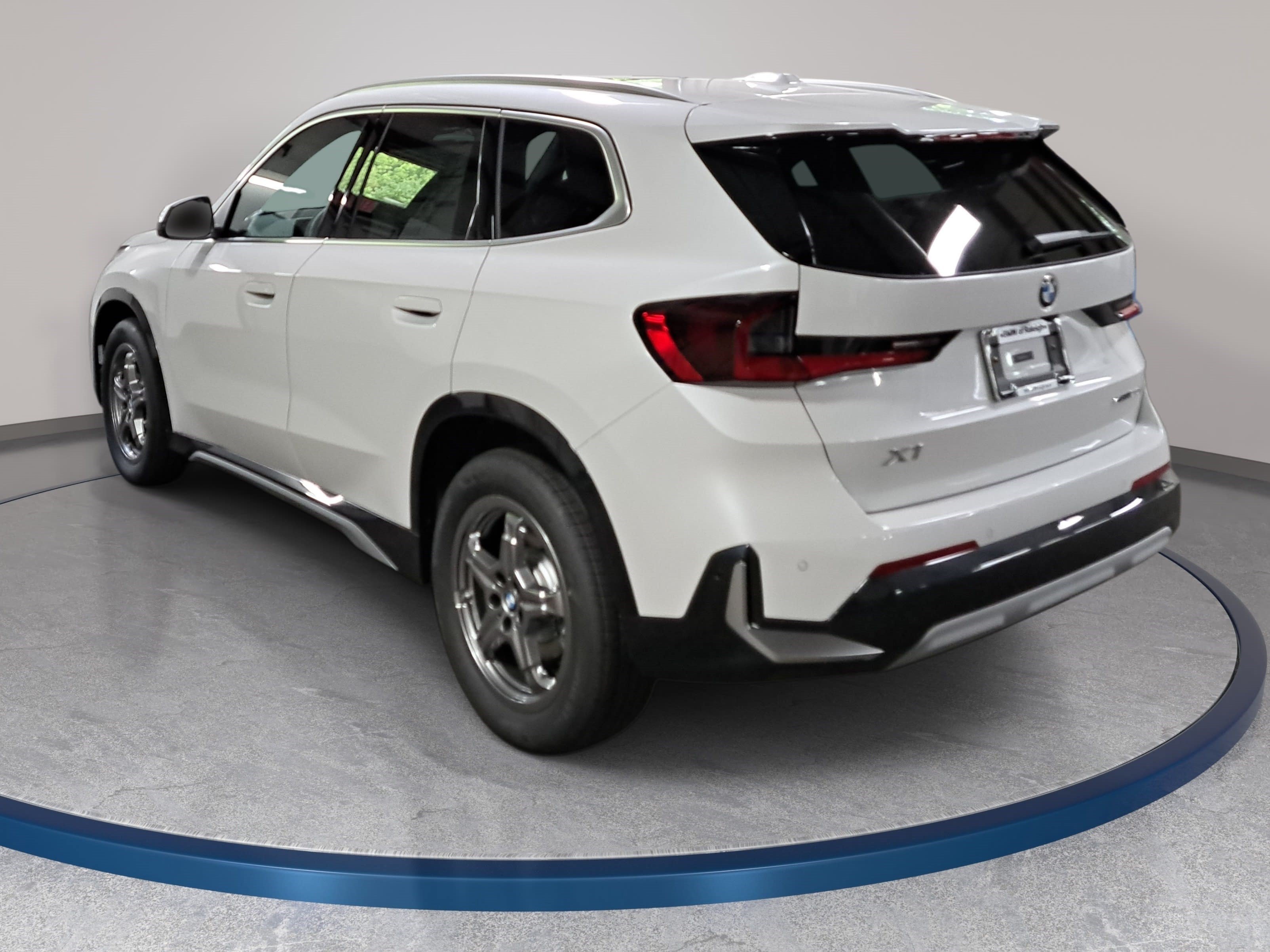 New 2026 BMW X1 xDrive28i w/ Technology Package AWD/4WD image 7
