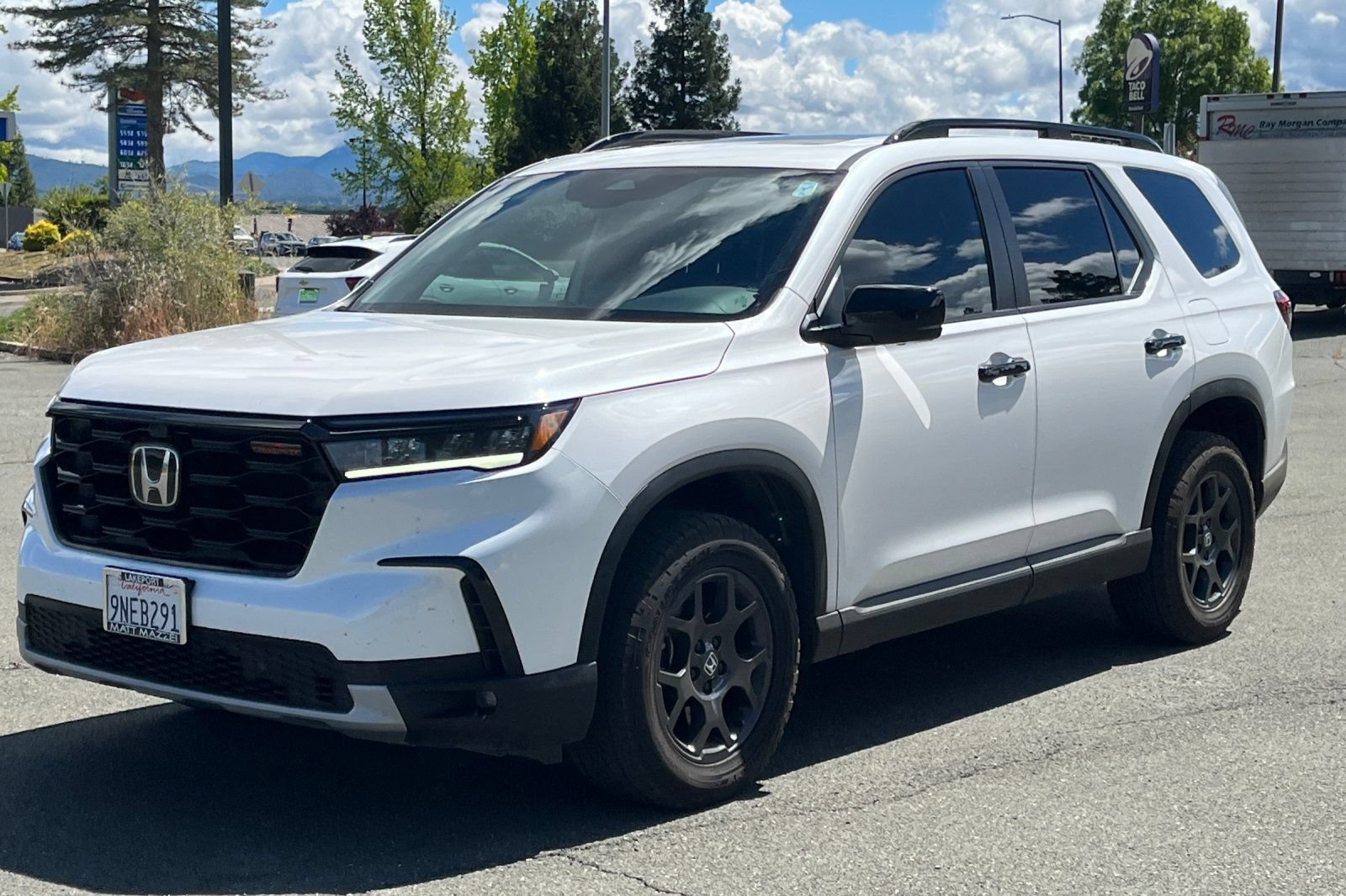 Used 2025 Honda Pilot TrailSport image 16