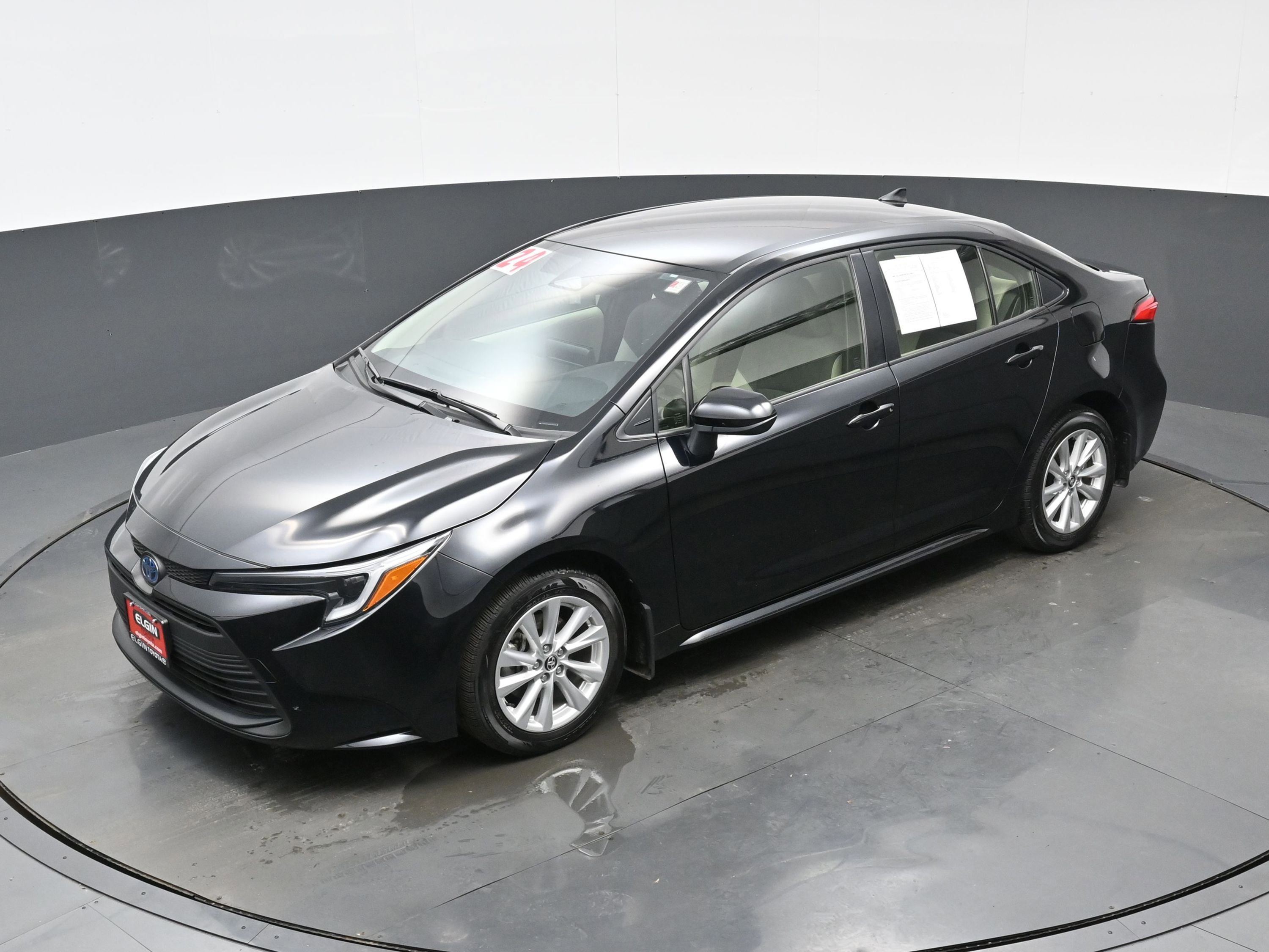 Used 2024 Toyota Corolla LE image 34