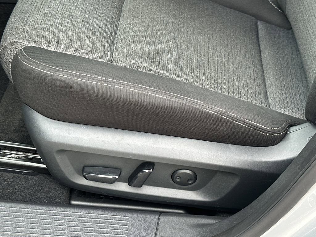 Used 2023 Nissan Rogue SV FWD image 15