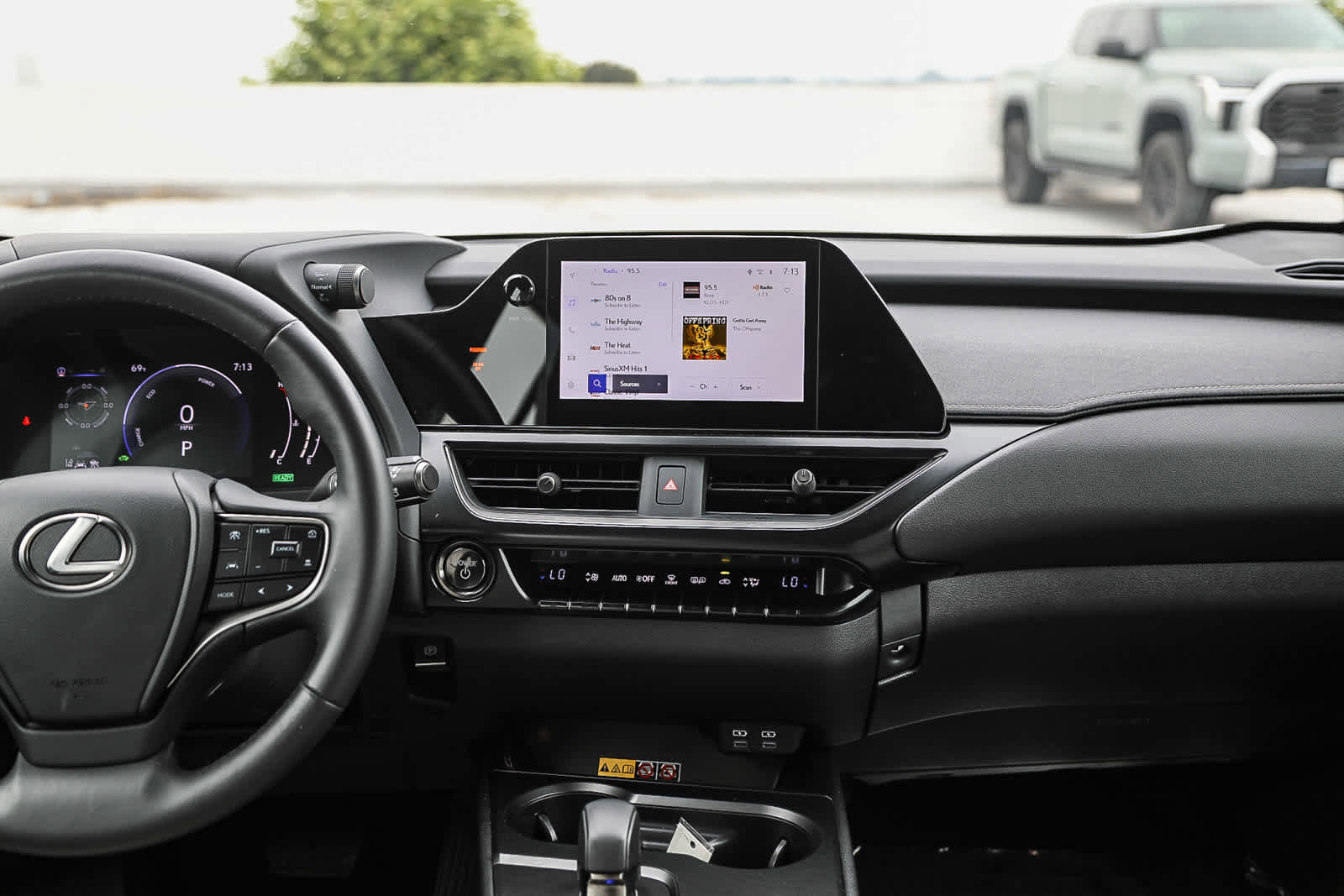 Used 2025 Lexus UX 300h FWD image 13