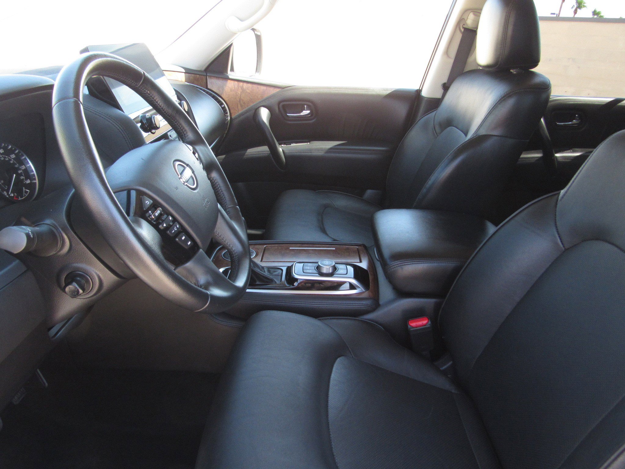 Used 2024 Nissan Armada SL image 16