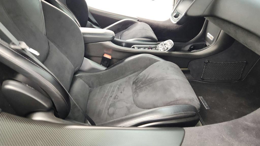 Used 2019 McLaren 600LT RWD image 44