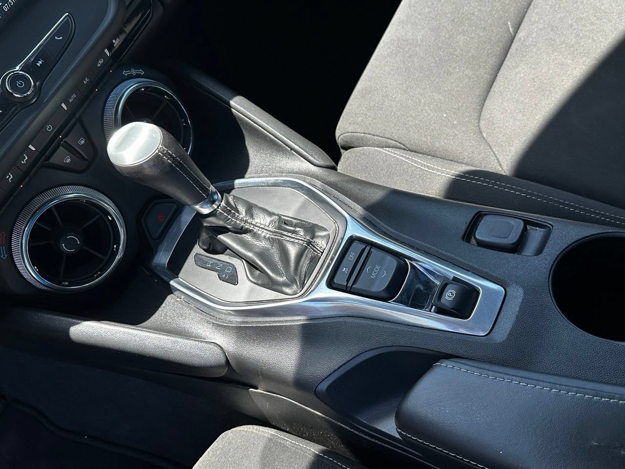 Used 2018 Chevrolet Camaro LT RWD image 20