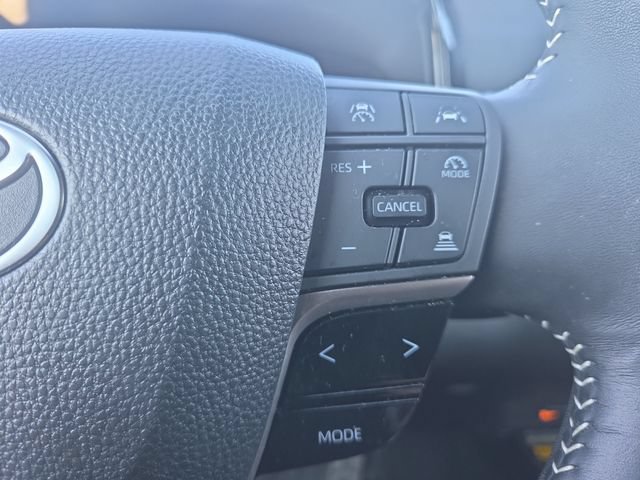 Used 2025 Toyota Camry SE w/ Convenience Package FWD image 16