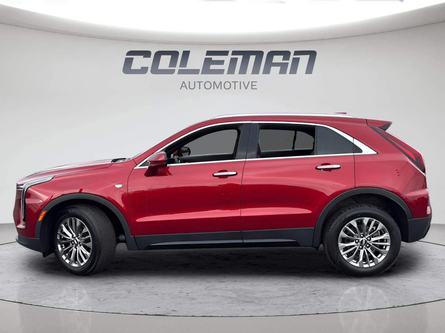 Used 2024 Cadillac XT4 Premium Luxury image 2