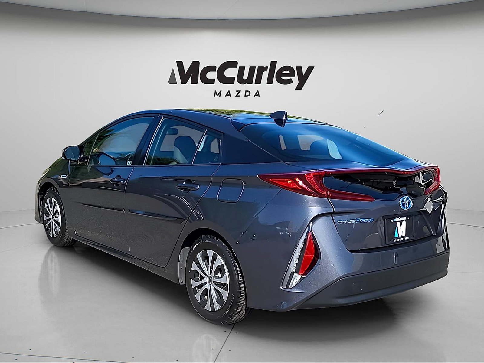 Used 2020 Toyota Prius Prime LE FWD image 5