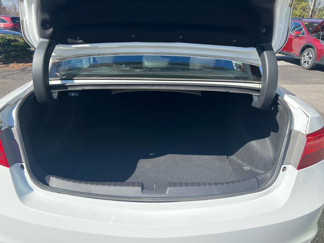 Used 2013 Acura ILX Base 2.0L 4D Sedan image 11