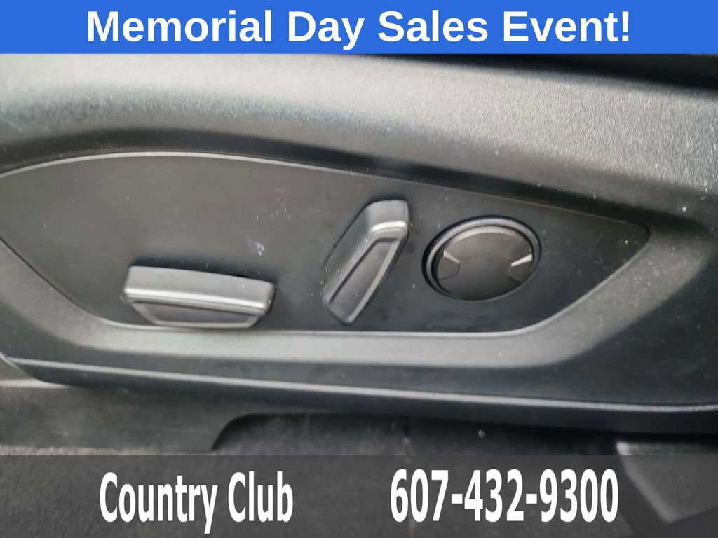 Used 2020 Ford Explorer XLT w/ Equipment Group 202A AWD/4WD image 12