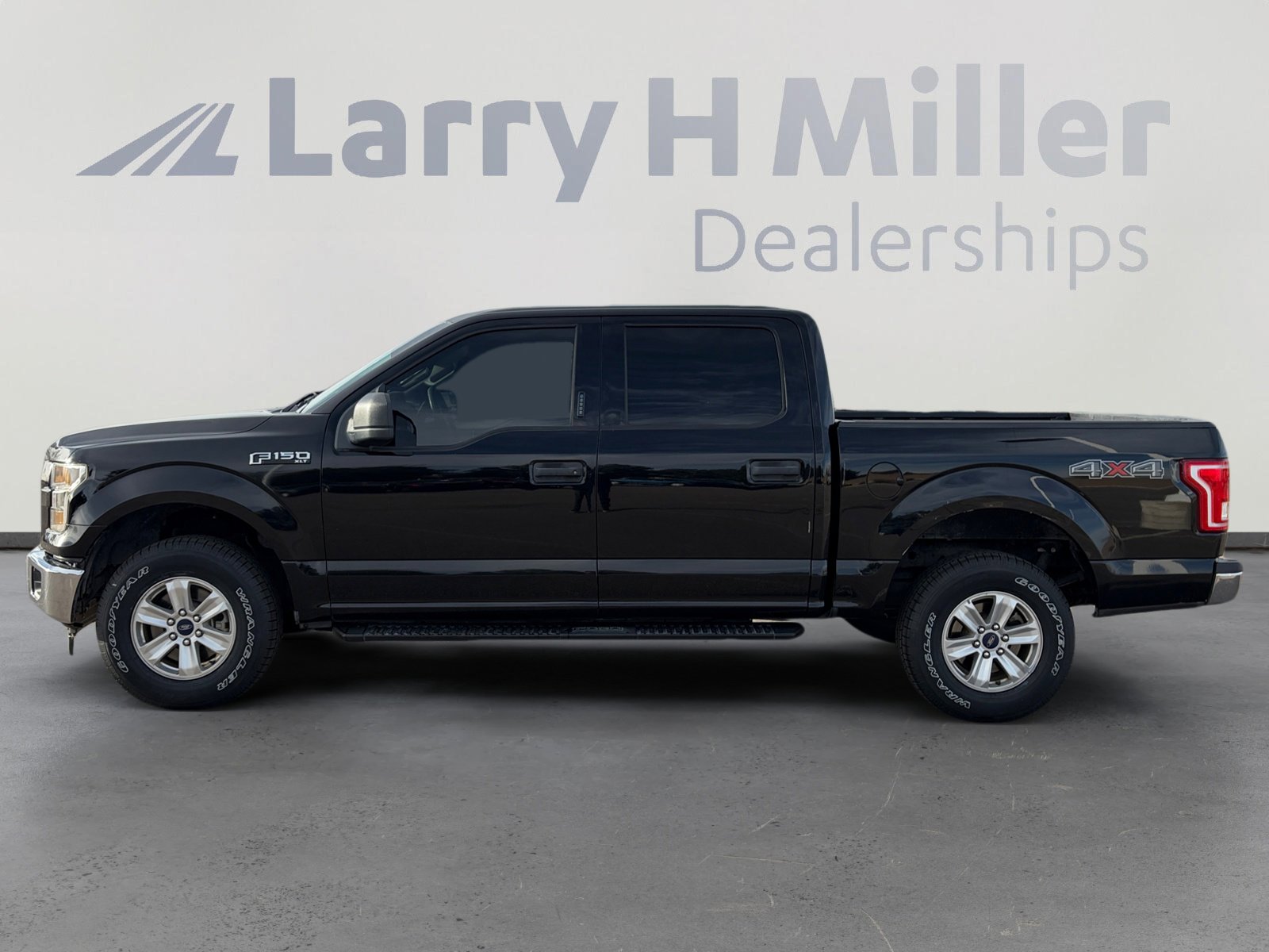 Used 2017 Ford F150 XLT image 3