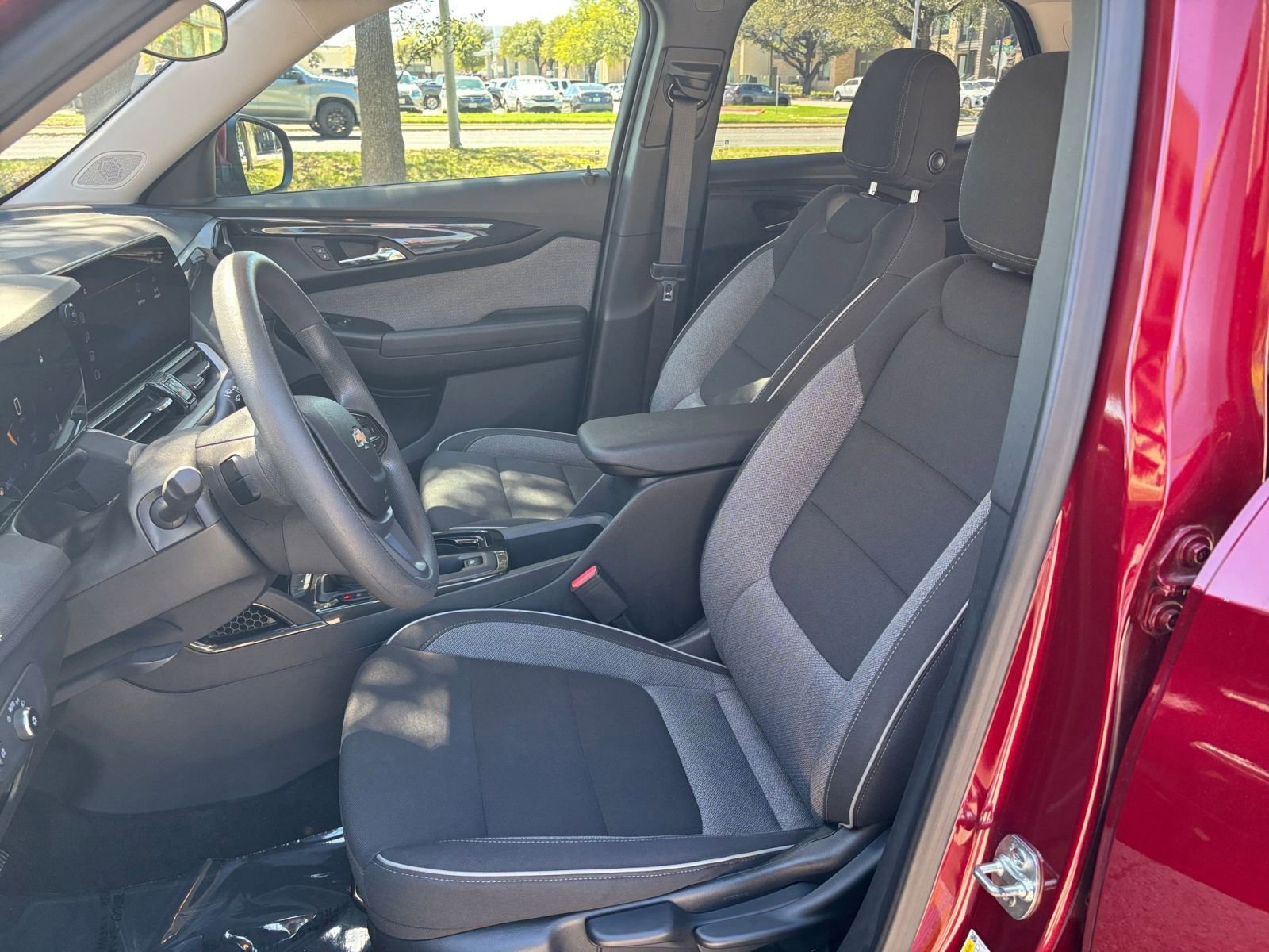 Used 2025 Chevrolet TrailBlazer LT image 31