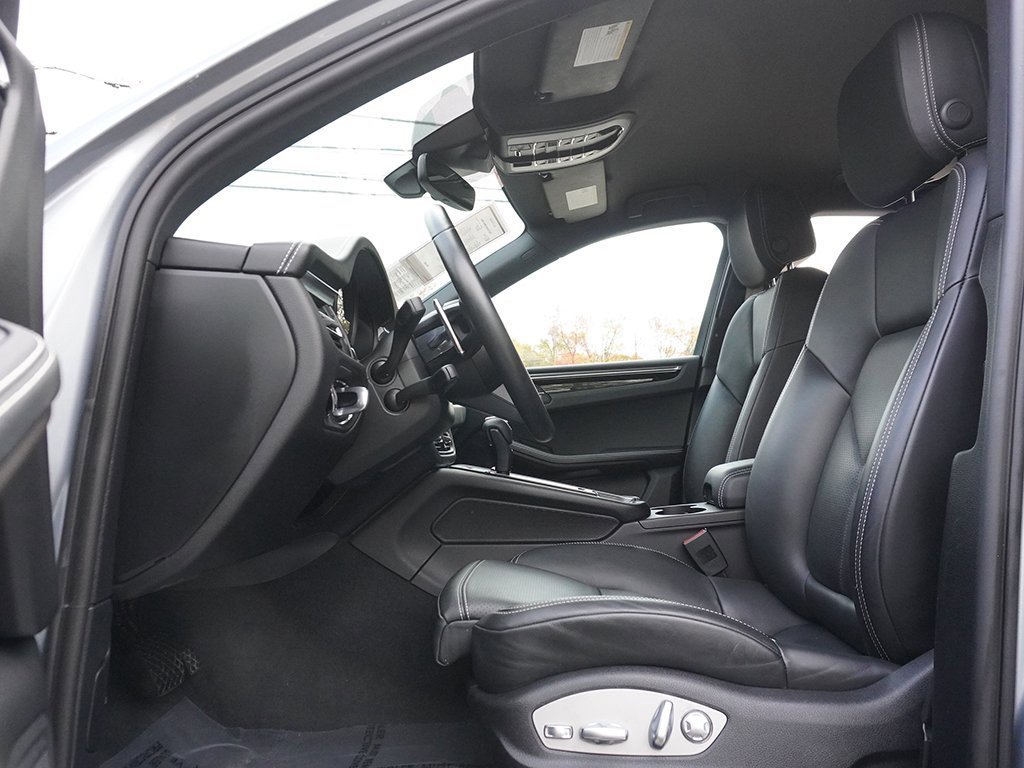 Used 2022 Porsche Macan image 31