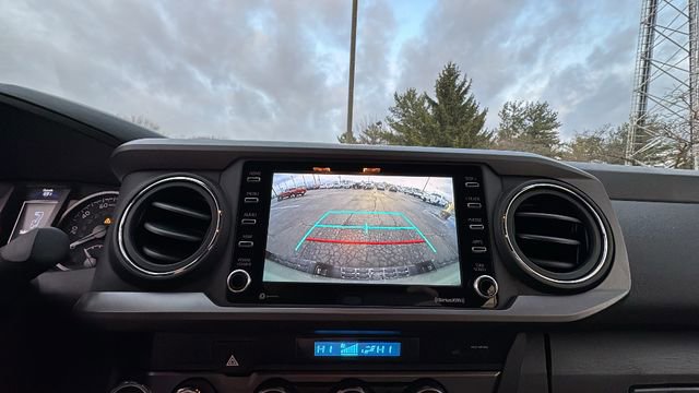 Used 2022 Toyota Tacoma TRD Off-Road image 21