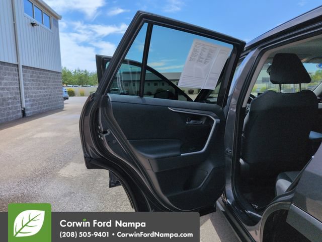 Used 2021 Toyota RAV4 XLE w/ XLE Grade Weather Package AWD/4WD image 24