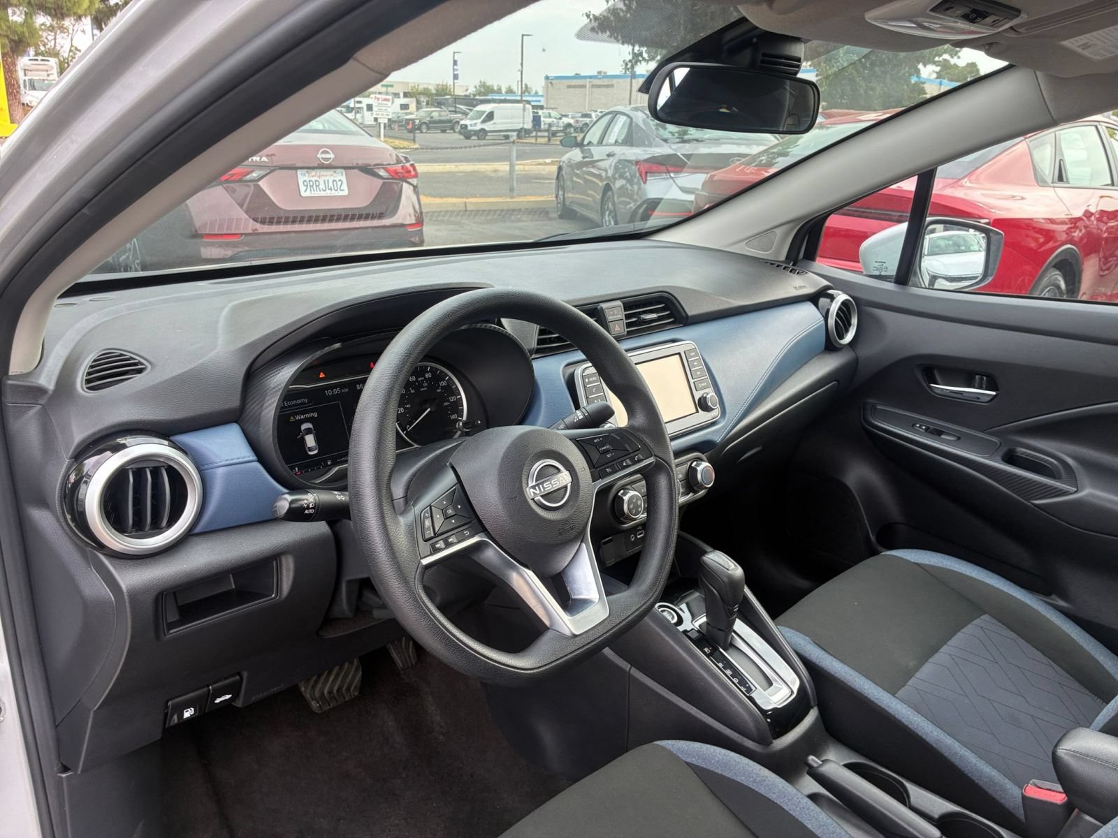 Used 2025 Nissan Versa SV FWD image 31