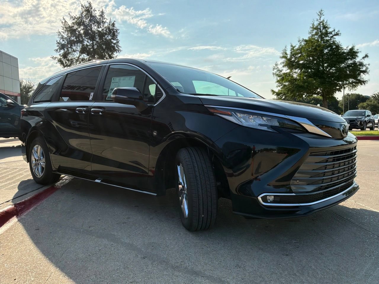 New 2026 Toyota Sienna Limited AWD/4WD image 4