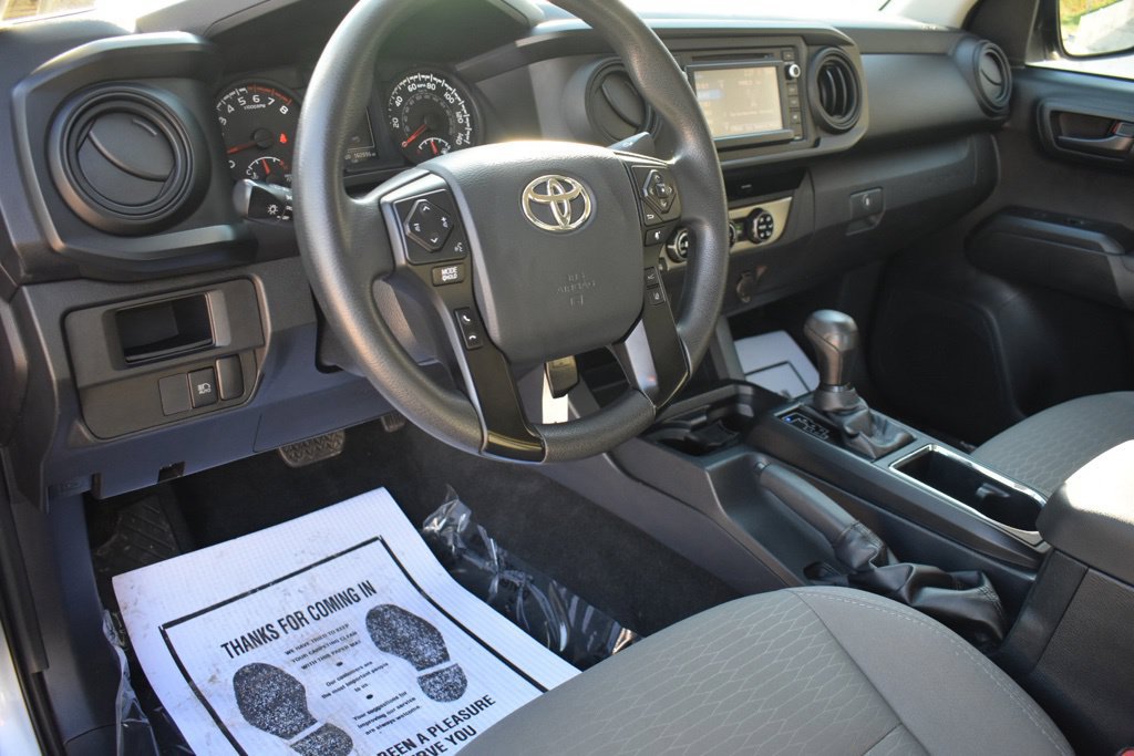 Used 2018 Toyota Tacoma SR AWD/4WD image 9