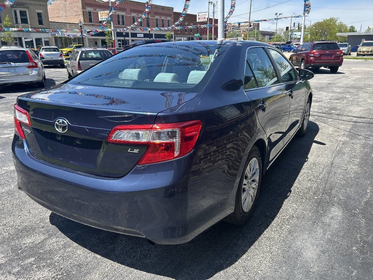 Used 2014 Toyota Camry LE w/ Moonroof Package FWD image 4