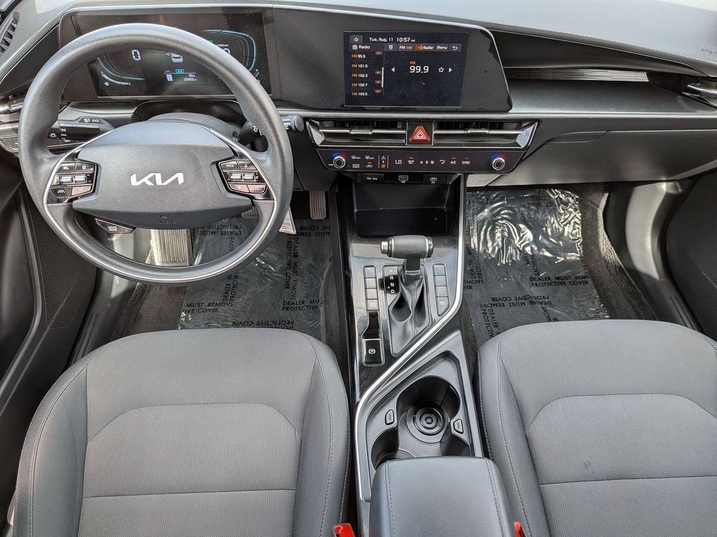 Used 2025 Kia Niro LX FWD image 25