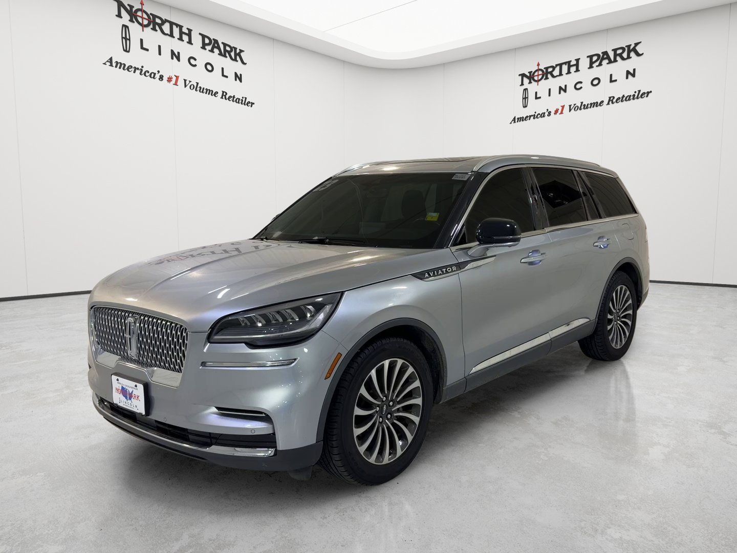 Used 2023 Lincoln Aviator Reserve RWD image 1