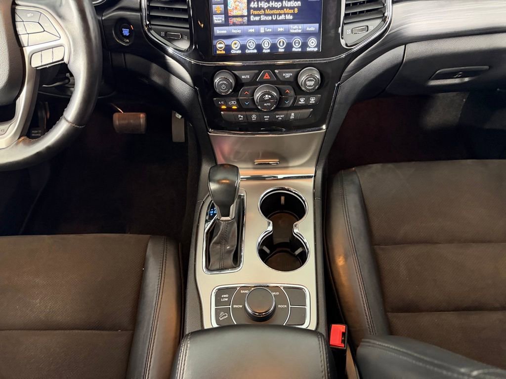 Used 2022 Jeep Grand Cherokee Laredo X image 17