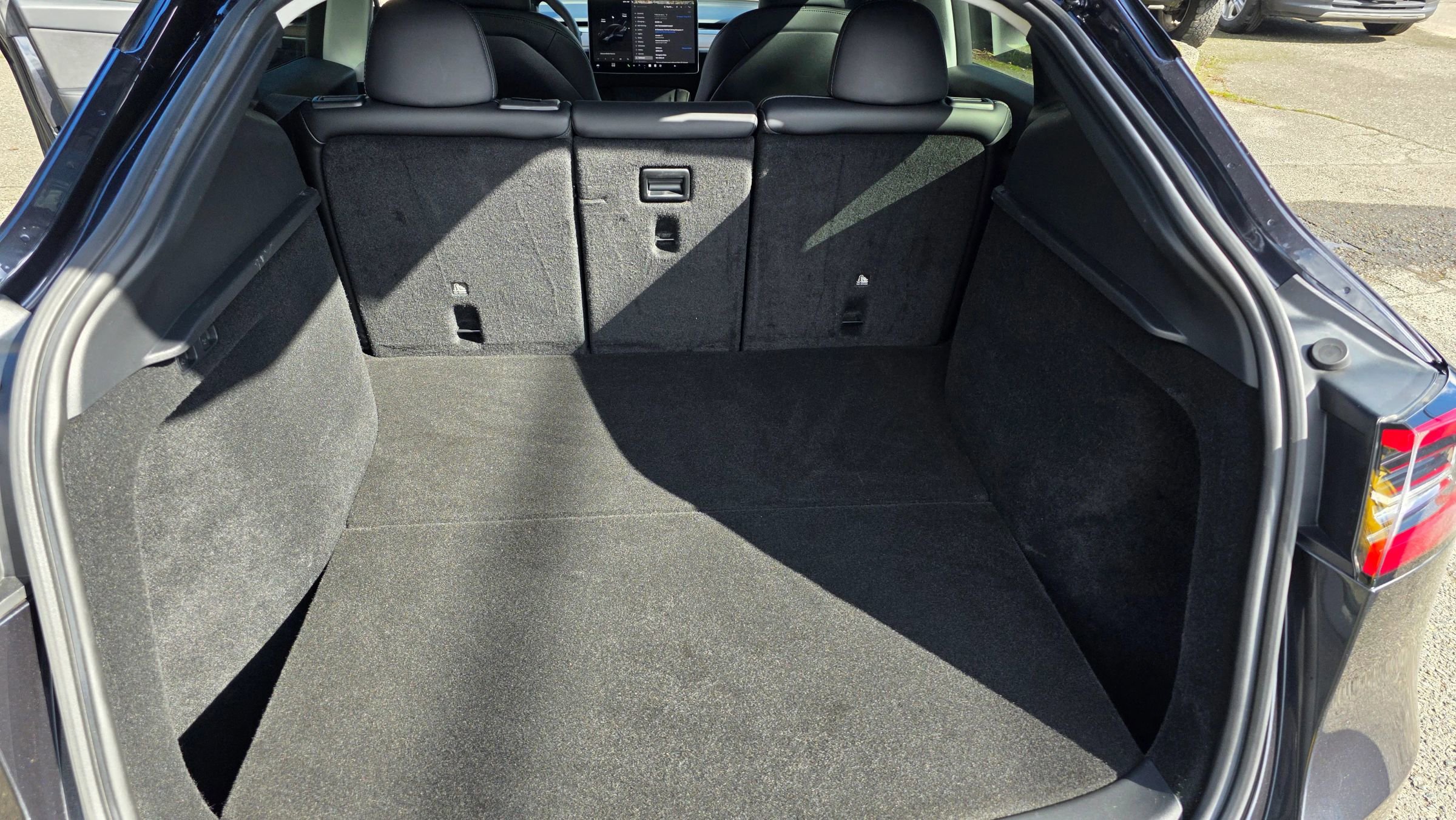 Used 2024 Tesla Model Y Long Range AWD/4WD image 13