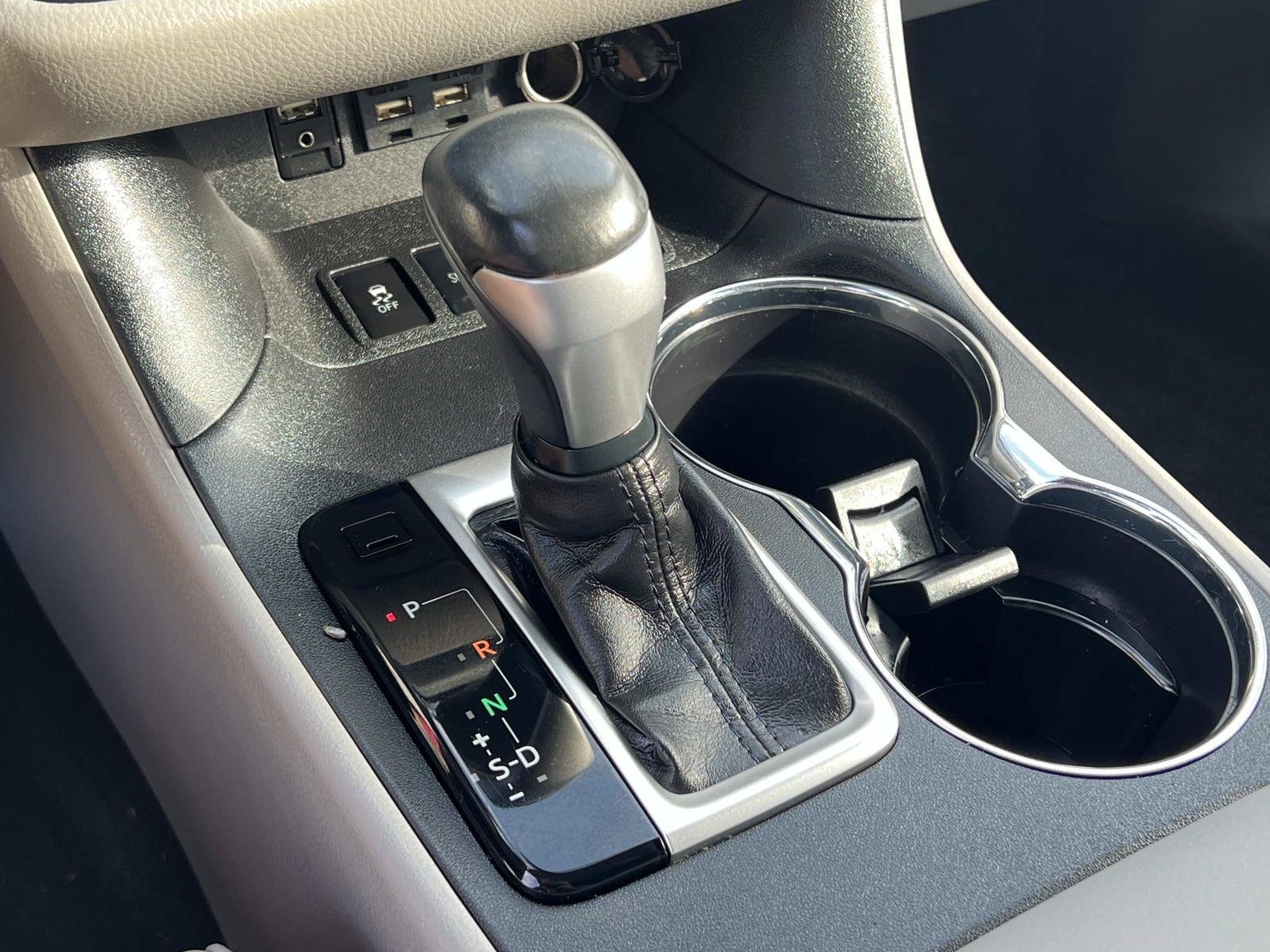 Used 2019 Toyota Highlander Plus FWD image 34