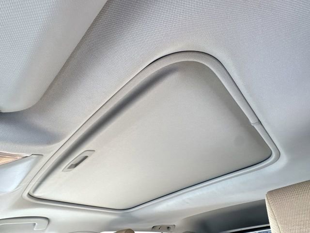 Used 2021 Toyota RAV4 XLE w/ Convenience Package image 25