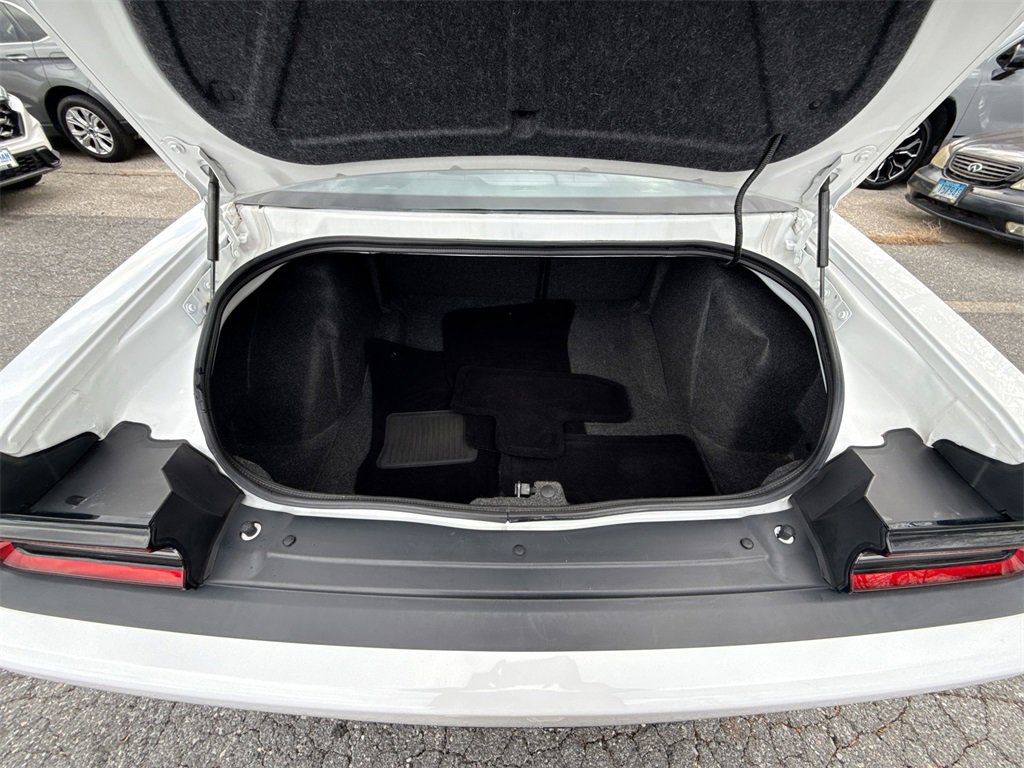 Used 2019 Dodge Challenger SXT image 19