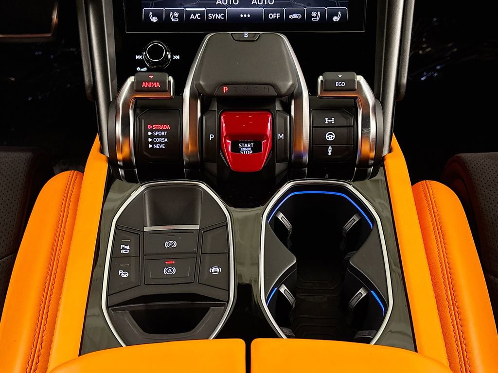 Used 2022 Lamborghini Urus image 13