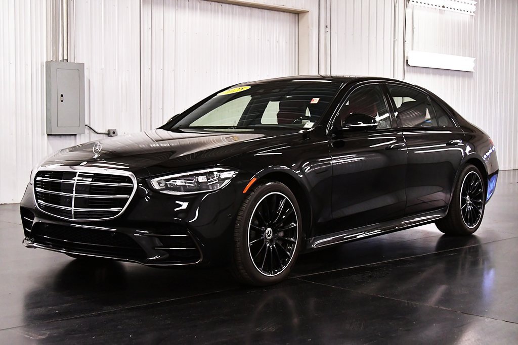 Used 2025 Mercedes-Benz S 580 4MATIC Sedan image 3