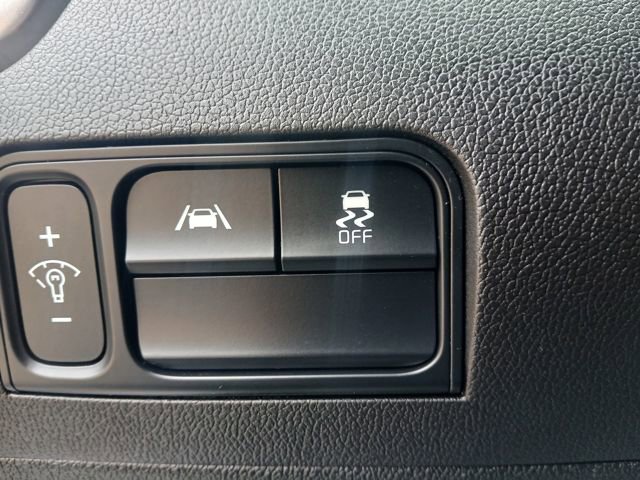 Certified 2023 Kia Sorento LX image 31