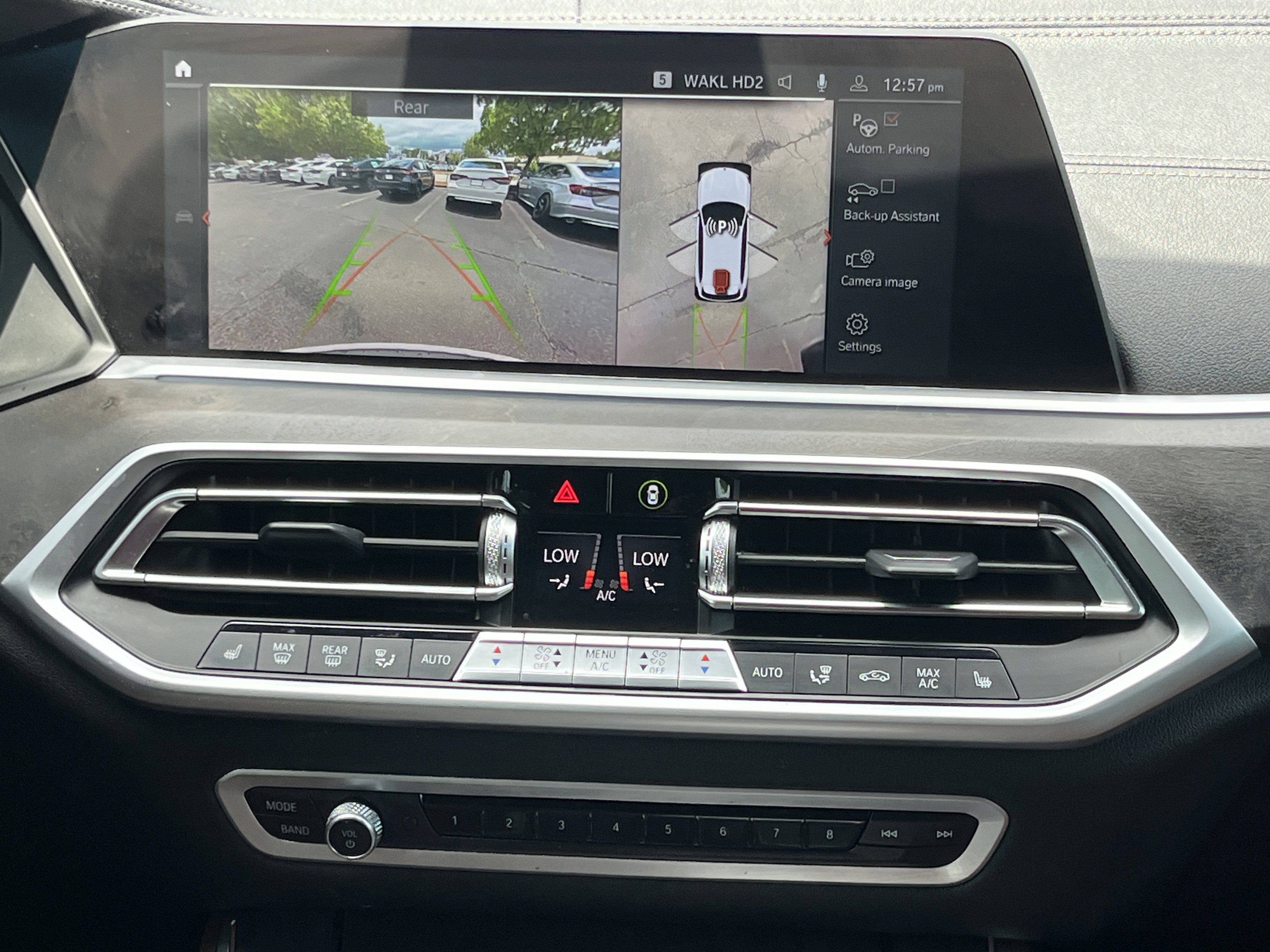 Used 2022 BMW X5 xDrive40i w/ Premium Package AWD/4WD image 4