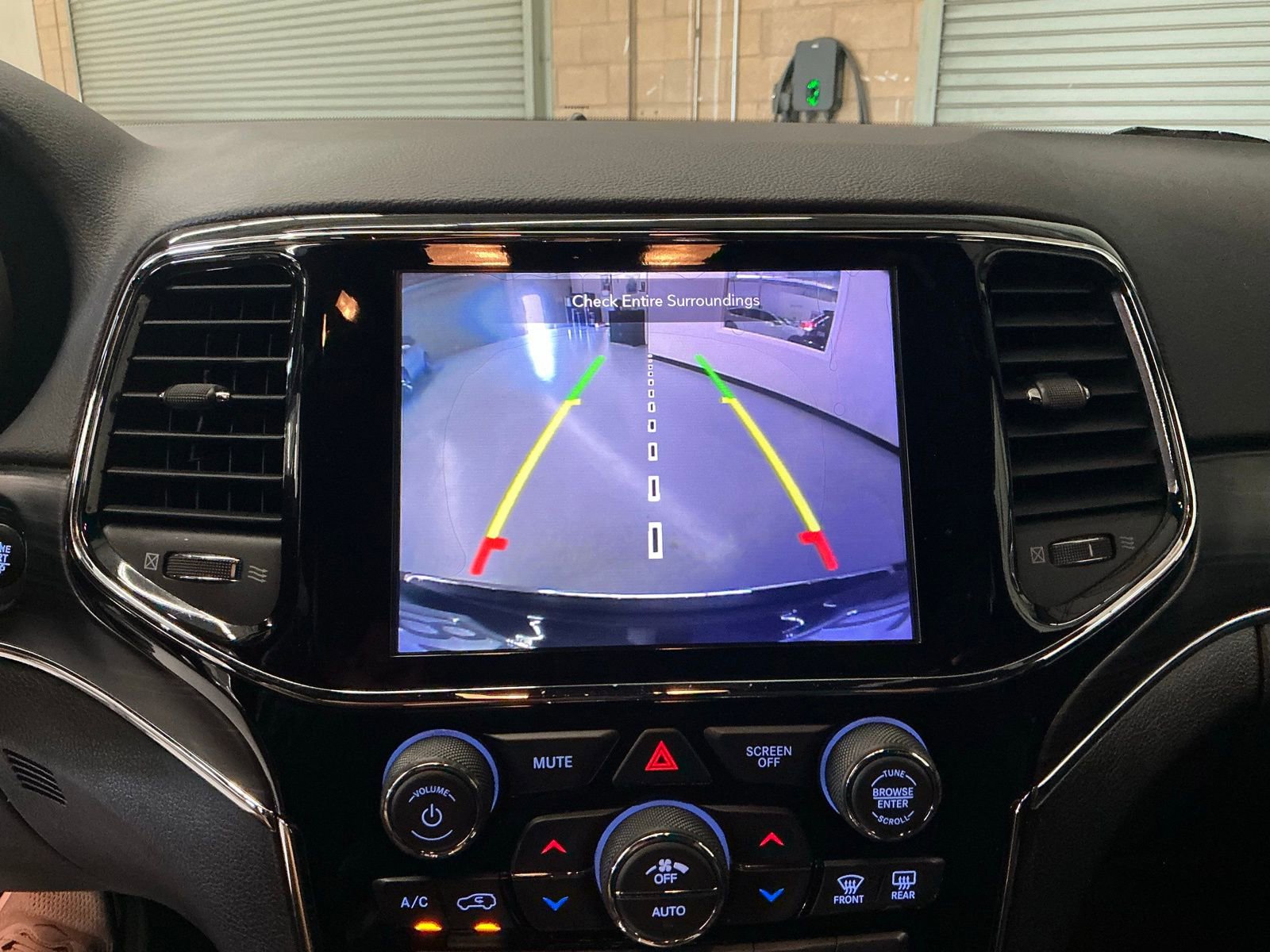 Used 2019 Jeep Grand Cherokee Limited image 22