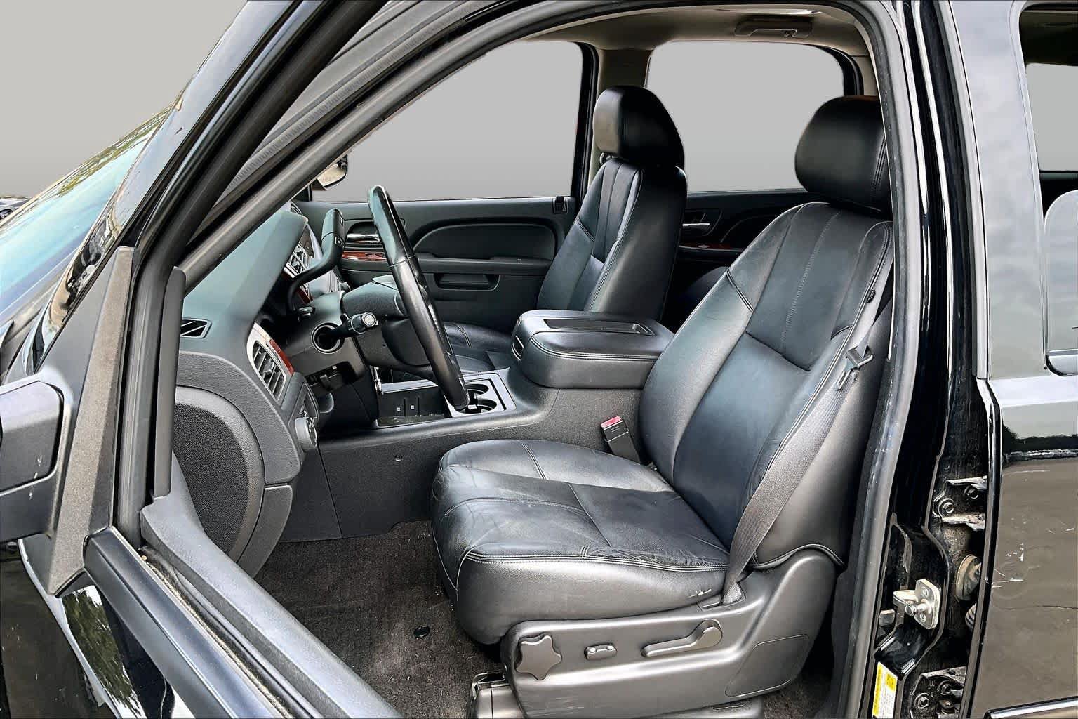Used 2013 Chevrolet Tahoe LT w/ Texas Edition RWD image 7