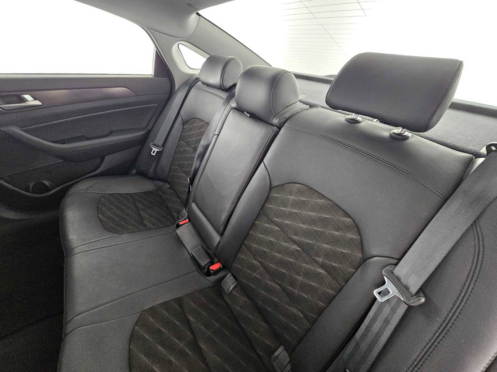 Used 2017 Hyundai Sonata Sport w/ Value Edition Package 02 image 17