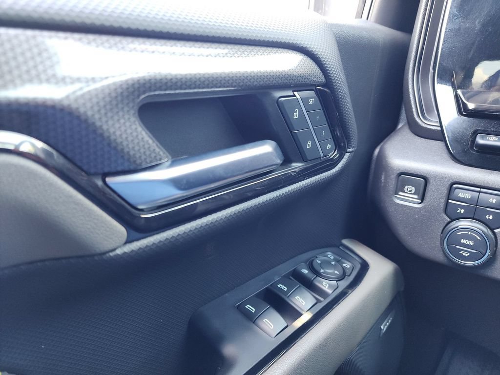 Certified 2023 Chevrolet Silverado 1500 ZR2 w/ Technology Package AWD/4WD image 13