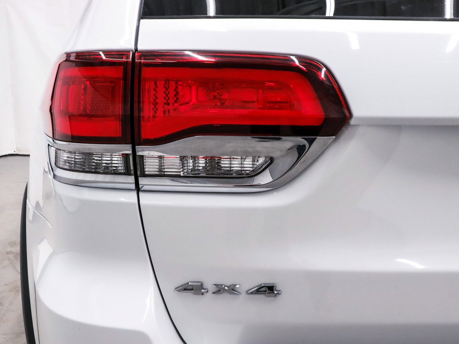 Used 2021 Jeep Grand Cherokee Laredo image 42