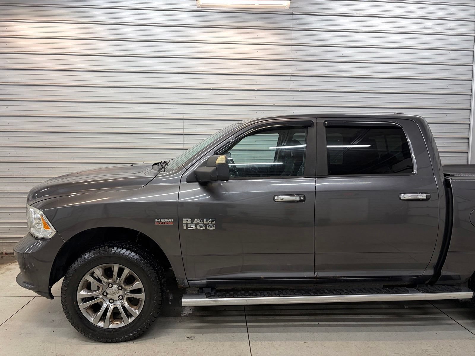 Used 2014 RAM 1500 Limited AWD/4WD image 3