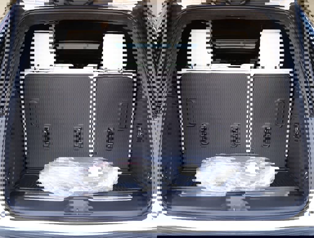 New 2026 Cadillac Escalade Platinum Luxury w/ LPO, Floor Liner Package image 39