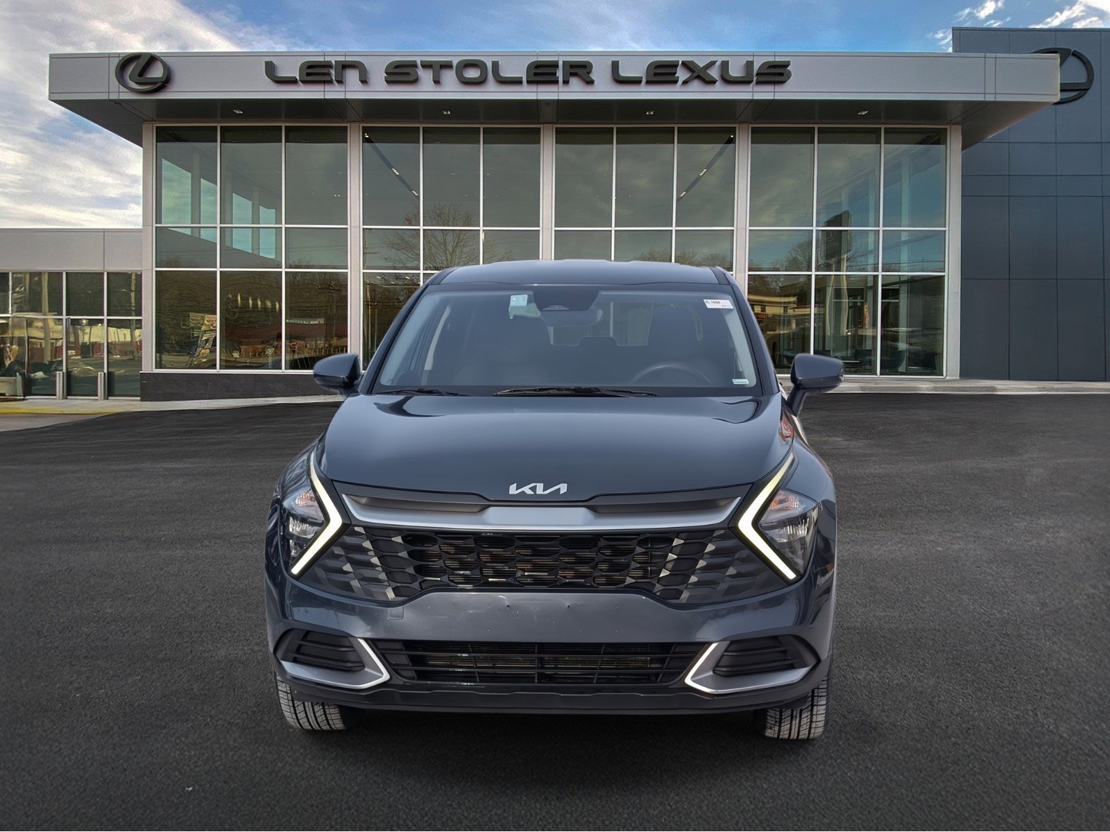 Used 2023 Kia Sportage LX image 8